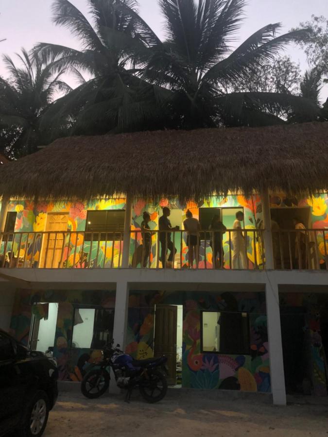 Way Shack Hostel Oslob Eksteriør bilde